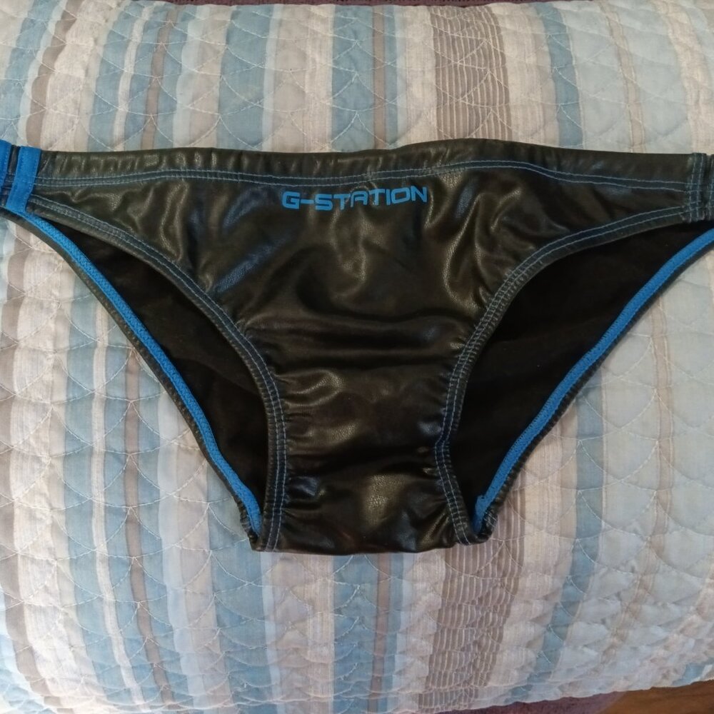 RARE G-STATION SWIM BRIEF, BLACK RUBBER-LIKE MATERIAL, ASIAN "XL (Pre-Owned)